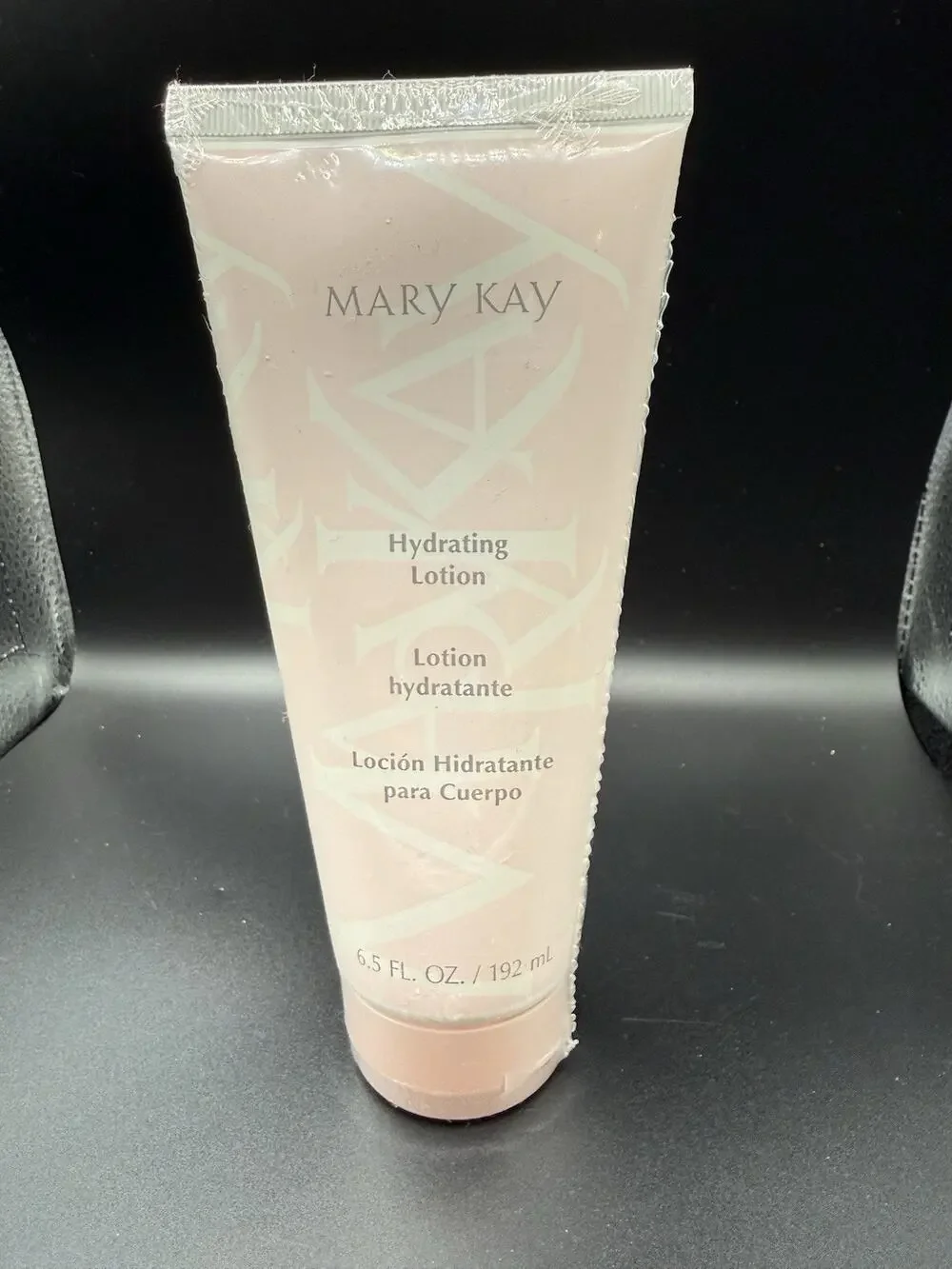 MARY KAY HYDRATING MOISTURIZER~FULL SIZE~New and sealed 6.5fl oz